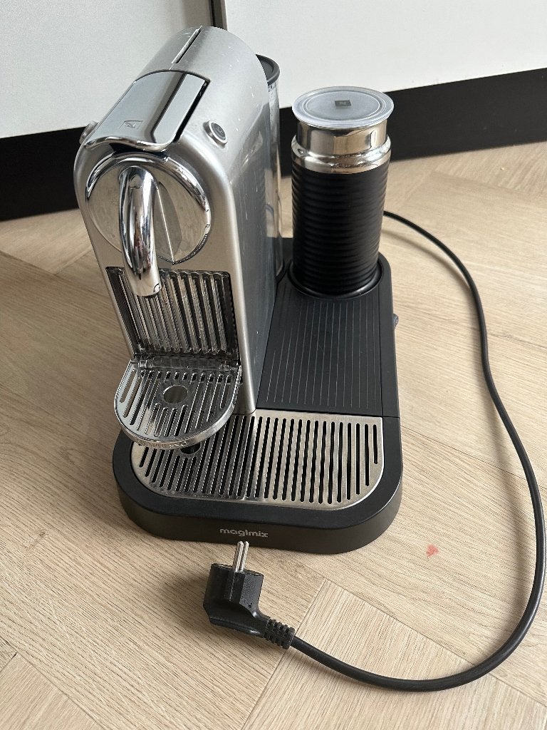 Koffiezetapparaat / nespresso / melkopschuimer, Witgoed en Apparatuur, Koffiezetapparaten, Ophalen, Koffiemachine
