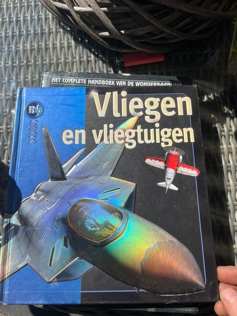 vliegen en vliegtuigen boek, Ophalen of Verzenden, Zo goed als nieuw, Vliegtuig