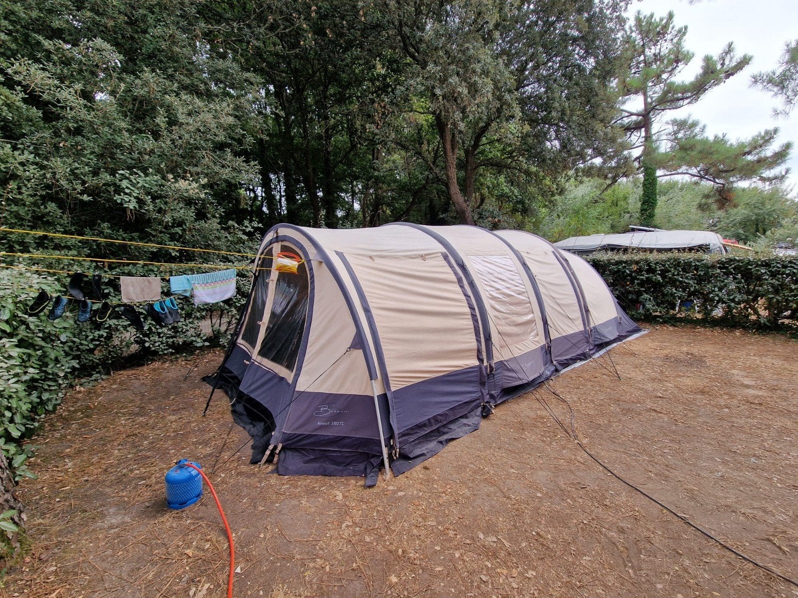 Bardani Airwolf 380 TC - Ruime 5-persoons oppompbare tent, Ophalen, Zo goed als nieuw, Tot en met 5