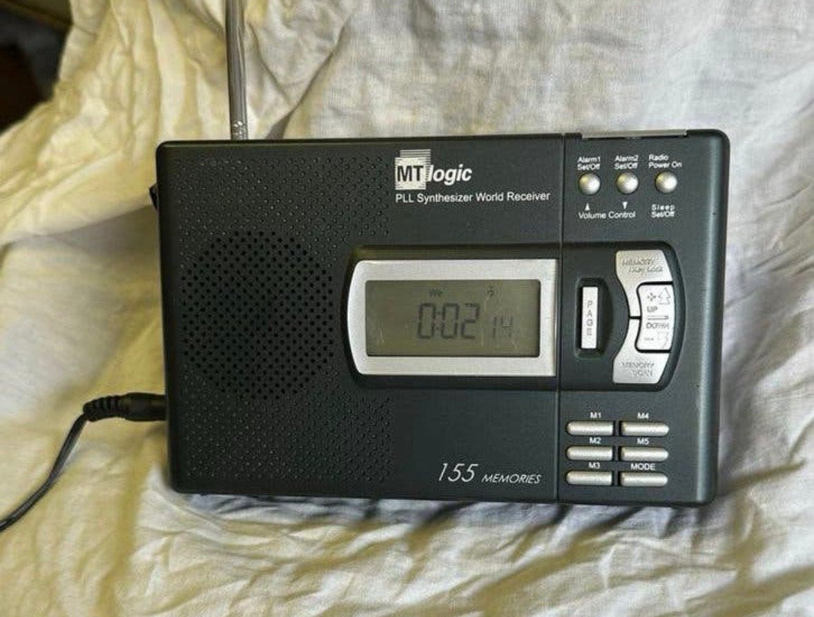 MT Logic PLL Synthesizer Wereldontvanger Radio, Ophalen of Verzenden, Gebruikt, Wereldontvanger