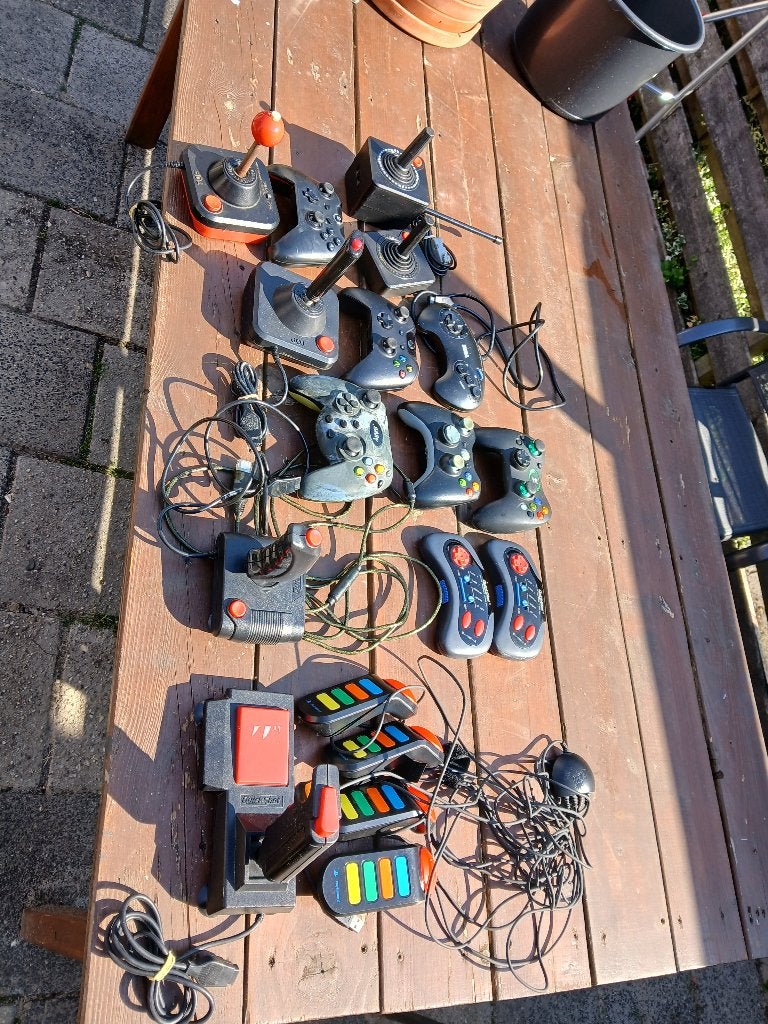 atari xbox sega comodore etc lot, Ophalen of Verzenden, Gebruikt