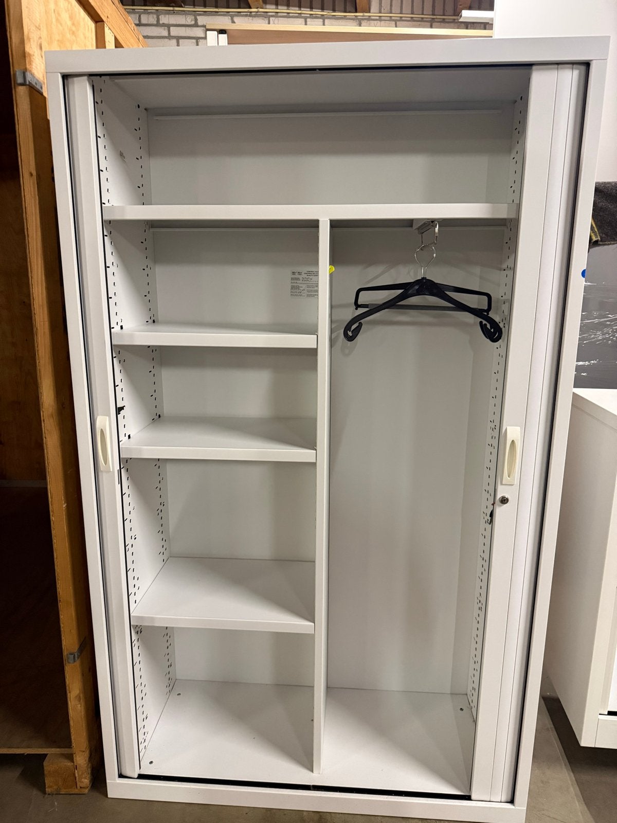 Roldeurkast met sleutels, legplanken en hanggedeelte, Huis en Inrichting, Gebruikt, 100 tot 150 cm, Ophalen of Verzenden, Metaal