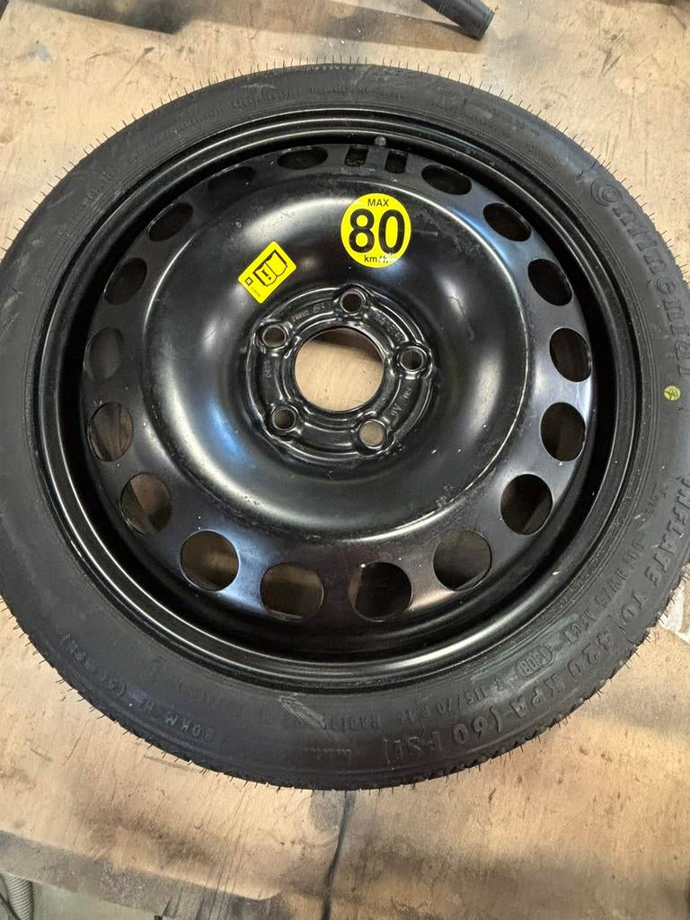 Opel corsa Thuiskomer en een Opel insignia reservewiel, Ophalen, Nieuw, Zomerbanden, Banden en Velgen
