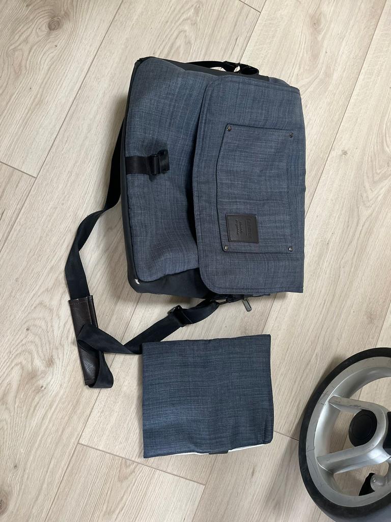 Grote baby uitzet: kleding, kinderwagen, meubels en meer, Kinderen en Baby's, Babykleding | Overige, Gebruikt, Jongetje of Meisje