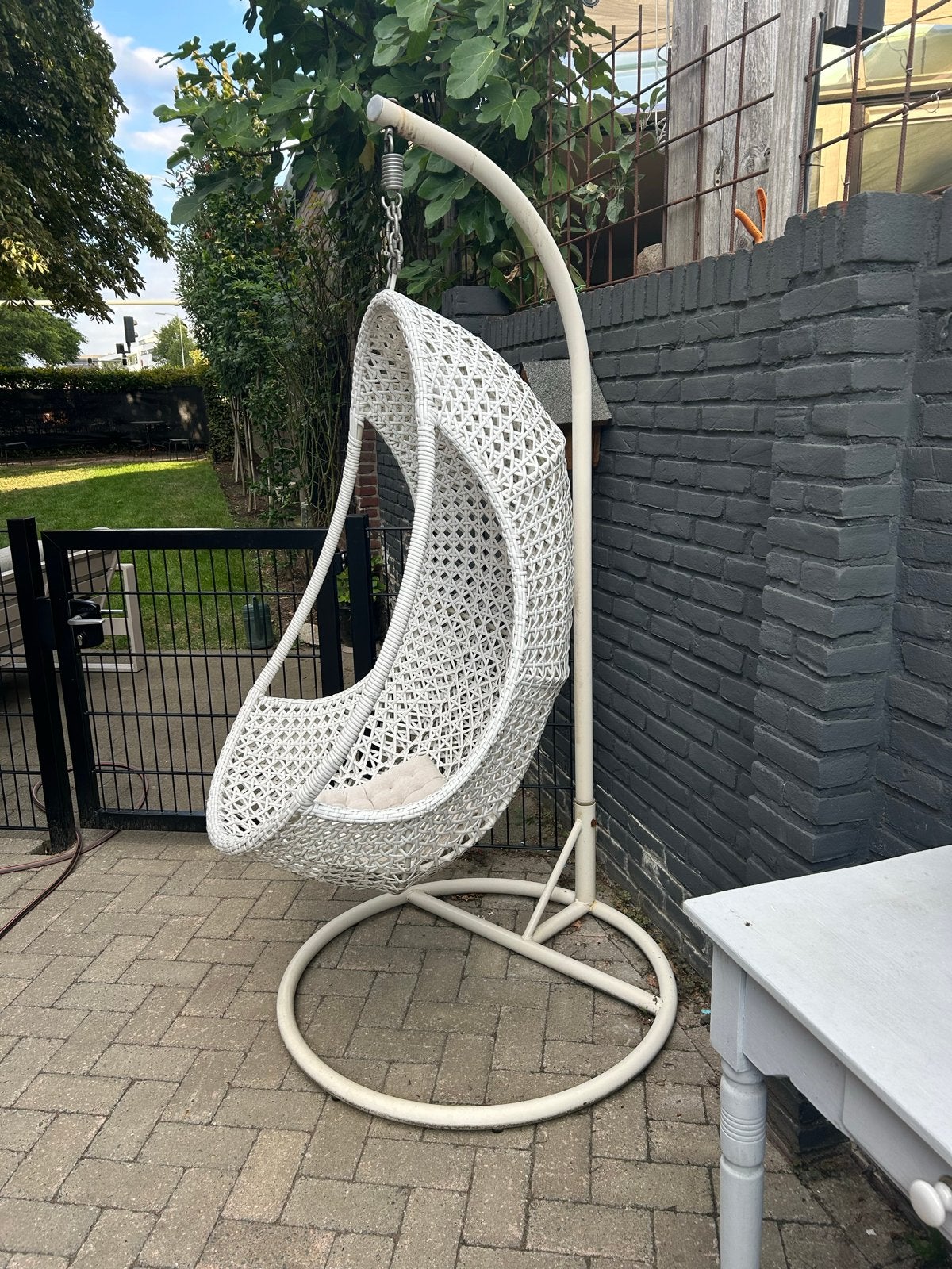 Witte hangstoel met standaard, Ophalen, Gebruikt, Wicker