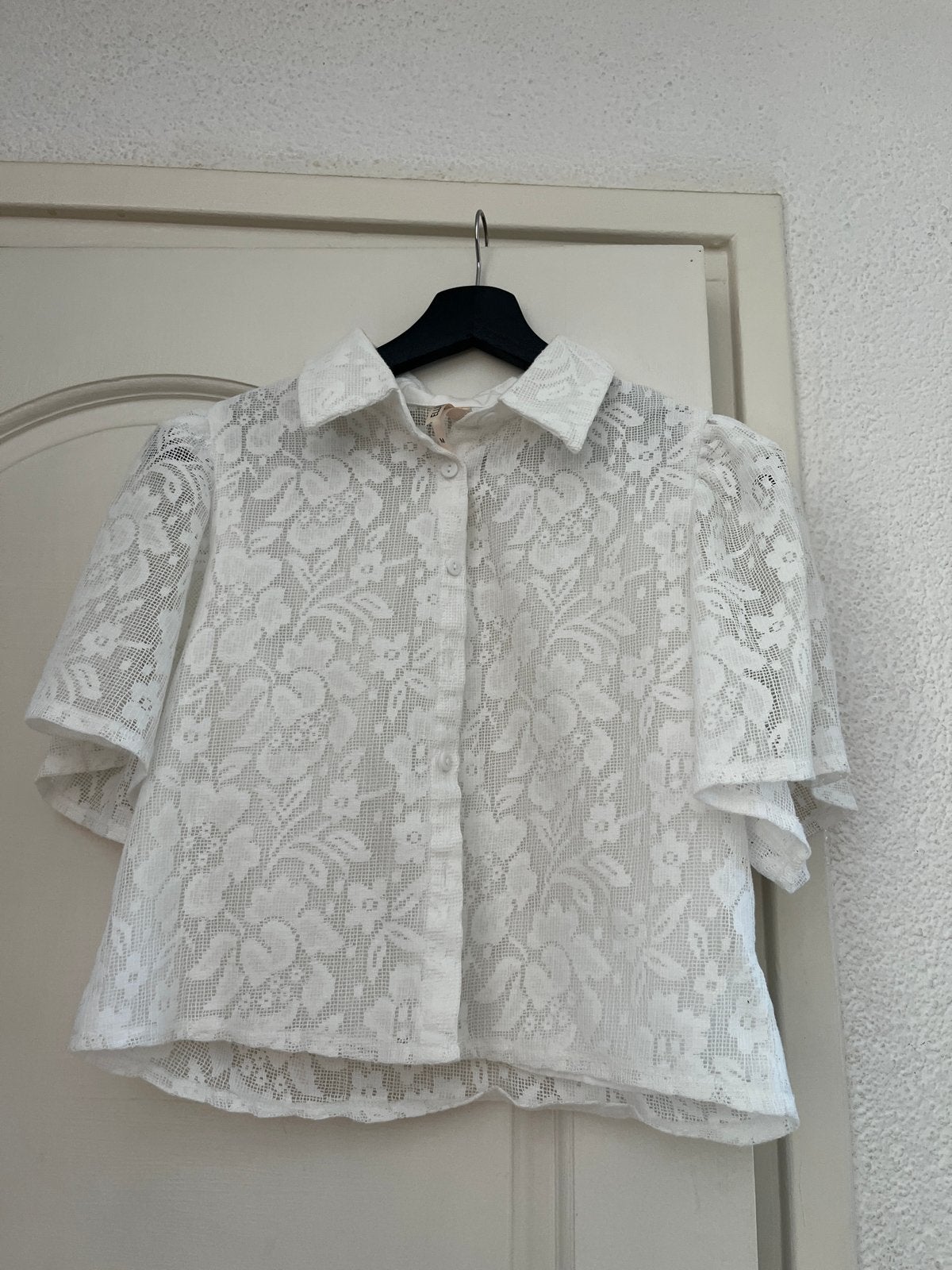 Witte kanten blouse met pofmouwen - Elli White, Kleding | Dames, Blouses en Tunieken, Ophalen of Verzenden, Zo goed als nieuw