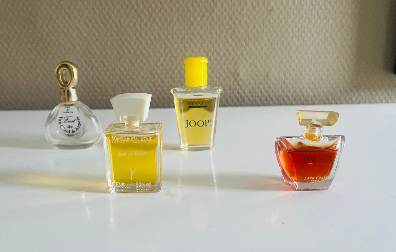 Minitiaturen parfums YSL etc, Ophalen of Verzenden, Zo goed als nieuw, Miniatuur, Gevuld