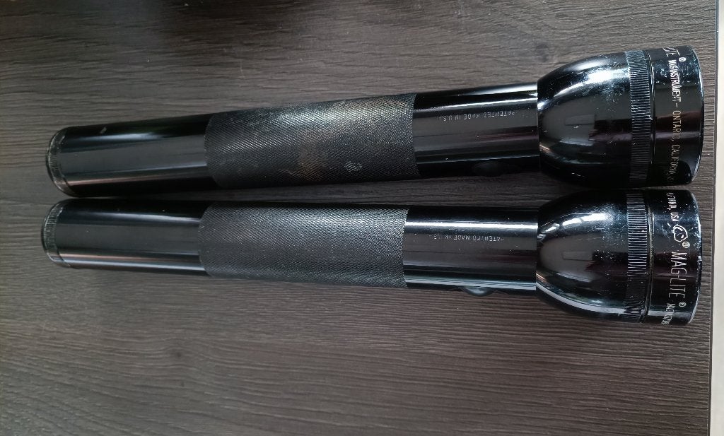 Mag-Lite USA. Gebruikt, Aluminium, 2 stuks, 31,5 cm € 45, Ophalen of Verzenden, Gebruikt, Batterij