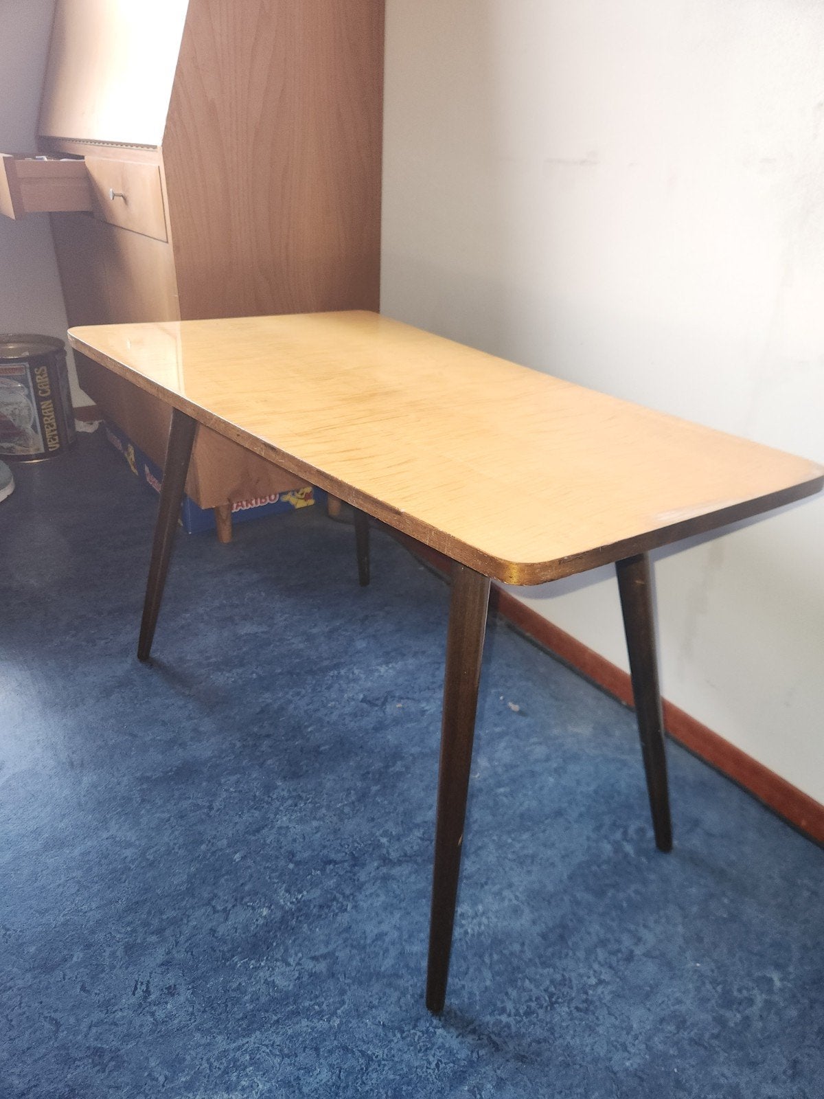 Vintage Bijzettafel Jaren '60 - Esdoorn/Anigre Fineer, Ophalen of Verzenden, Zo goed als nieuw, Mid Century, Overige vormen
