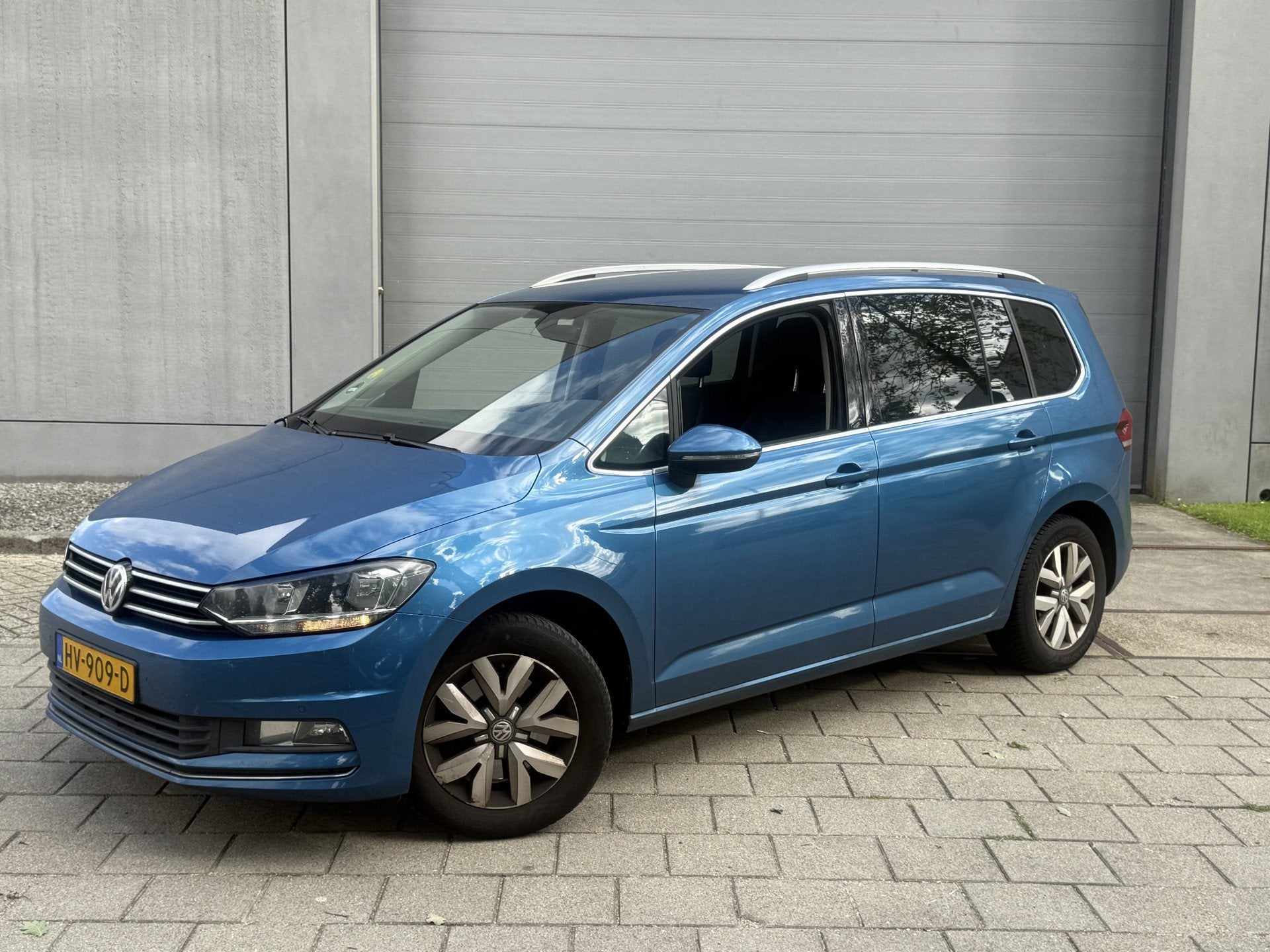 Volkswagen Touran 1.6 TDI SCR Highline 7p (INRUILKOOPJE), Stof, Gebruikt, Blauw, 7 stoelen