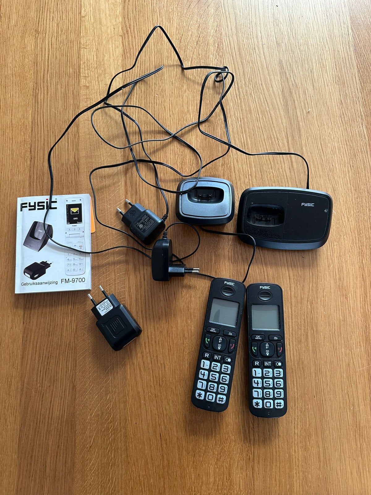 Fysic seniorentelefoon FM-9700 met twee handsets, Ophalen of Verzenden, Gebruikt, 2 handsets