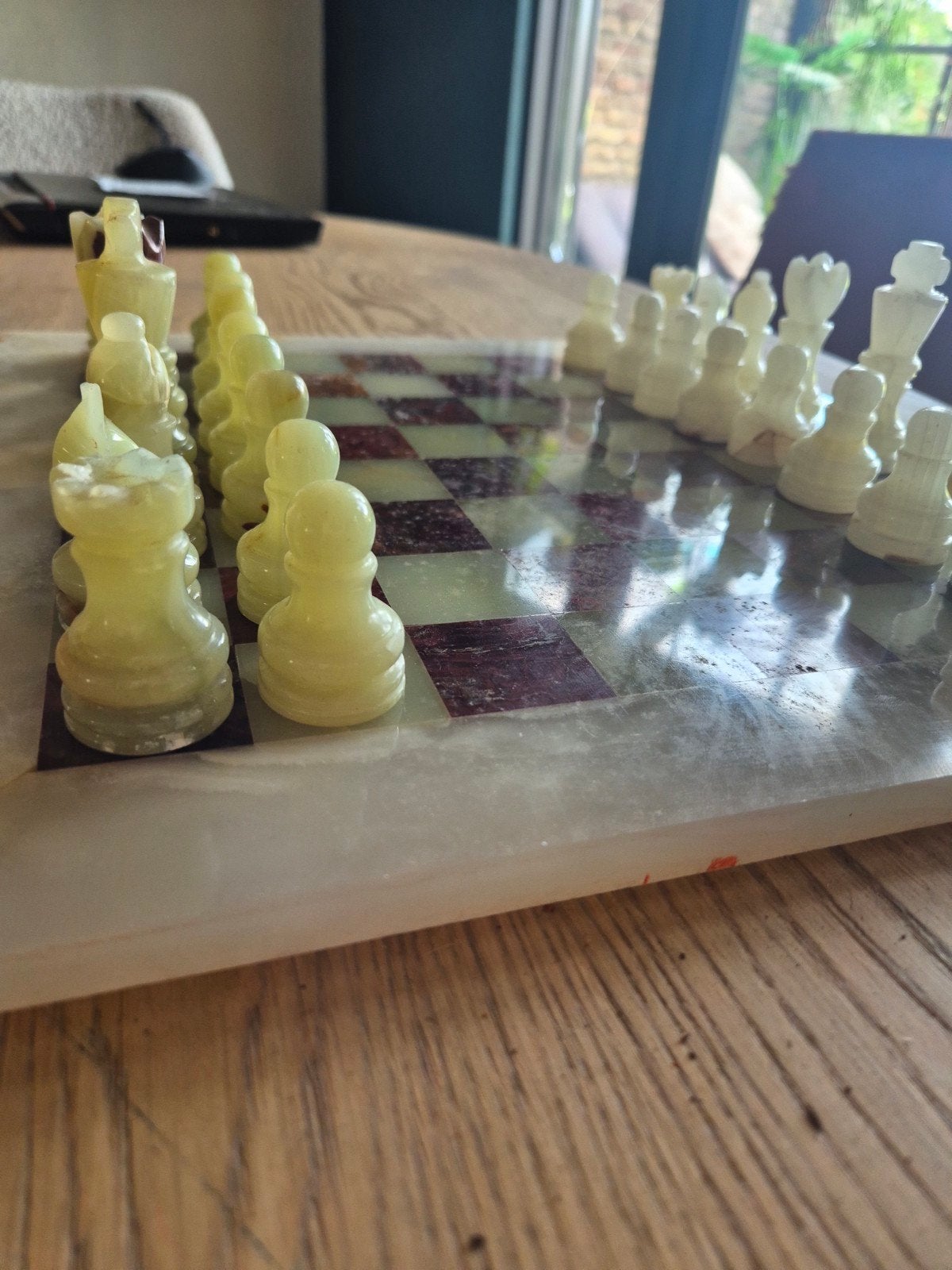 Prachtig marmeren schaakbord met schaakstukken, Een of twee spelers, Ophalen of Verzenden, Gebruikt