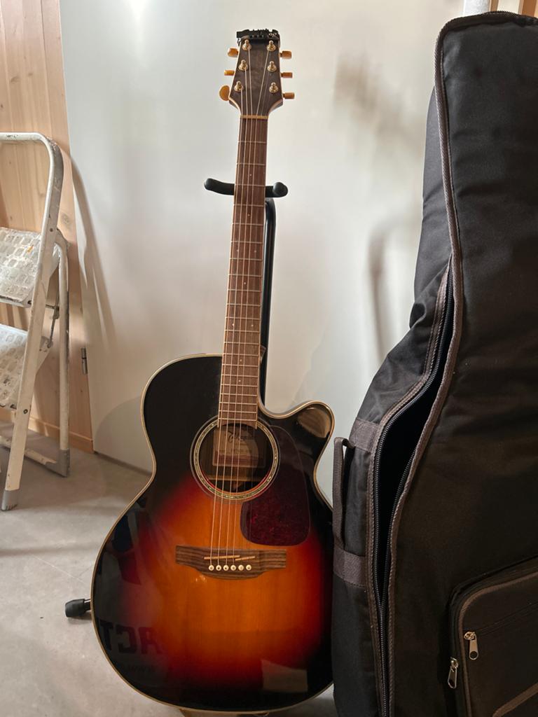 Takamine Western Gitaar met hoes en accessoires, Ophalen of Verzenden, Zo goed als nieuw, Western- of Steelstringgitaar, Met koffer