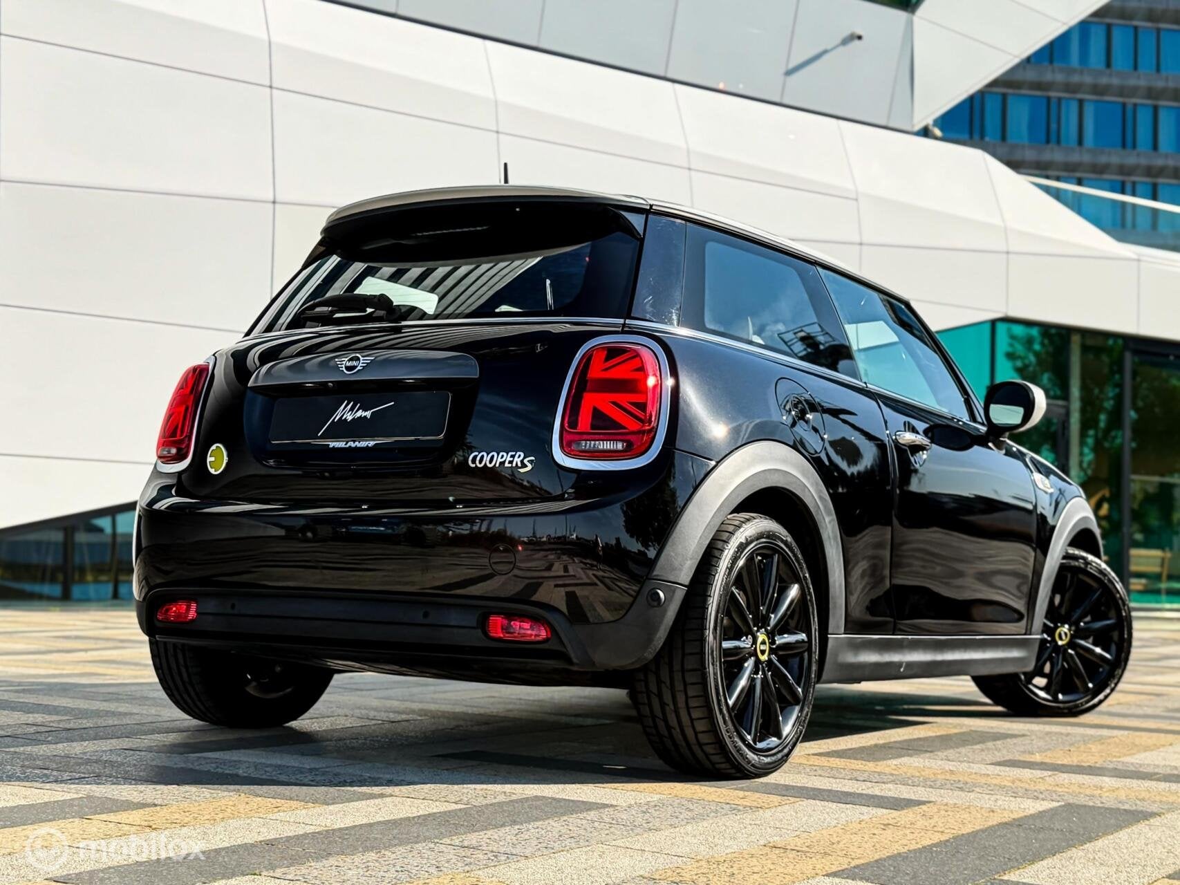 Mini Electric Essential 33 kWh | Led | Keyless | Carplay, Automatische klimaatregeling, Stof, 1340 kg, 33 kWh