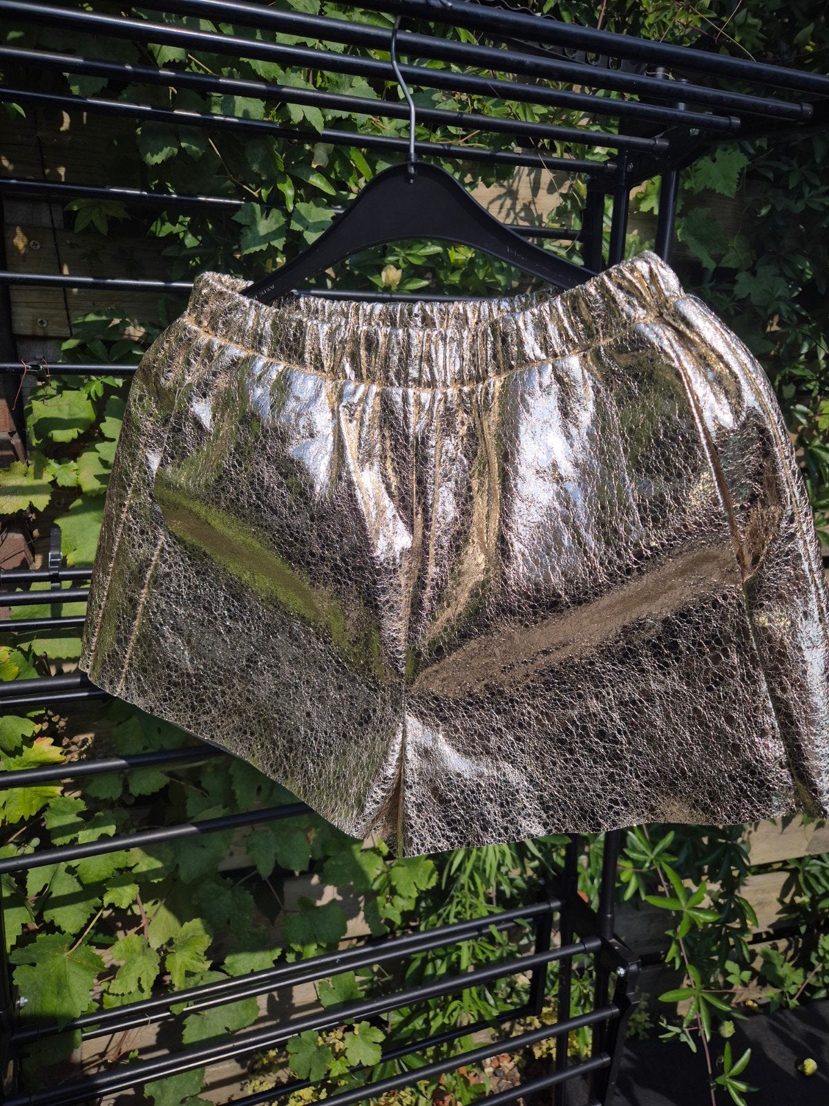 Gouden shorts - Maat M, Maat 38/40 (M), Kort, Ophalen of Verzenden, Zo goed als nieuw