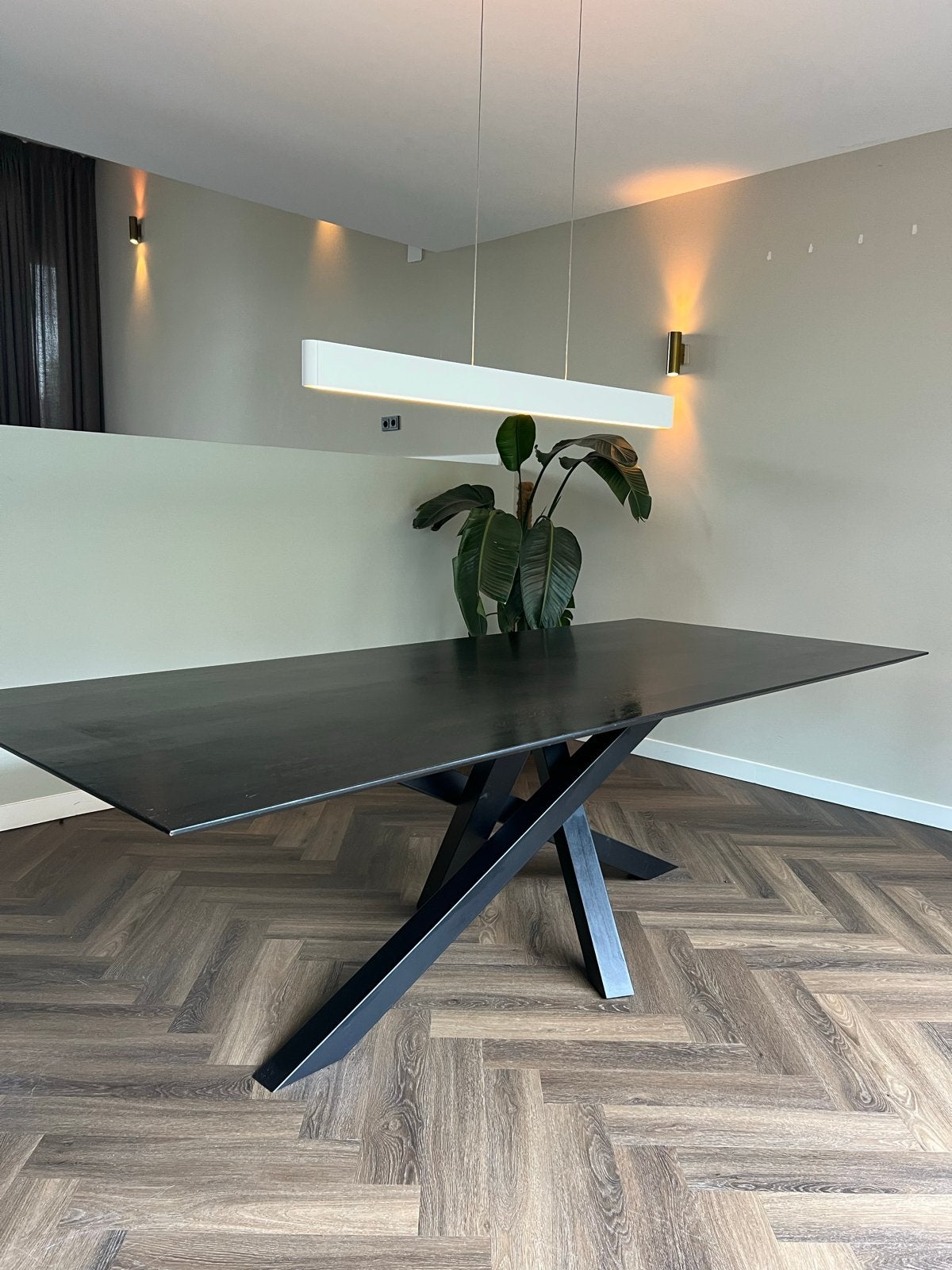 Zwarte eettafel met kruispoot, Ophalen, Gebruikt, 100 tot 150 cm, 200 cm of meer