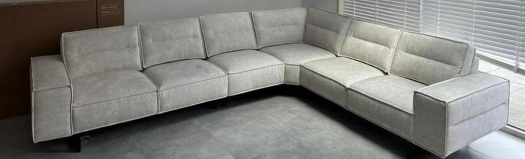 Prachtige nieuwe velvet/fluwelen beige hoekbank!!, Huis en Inrichting, Banken | Bankstellen, Ophalen, Hoekbank, 75 tot 100 cm