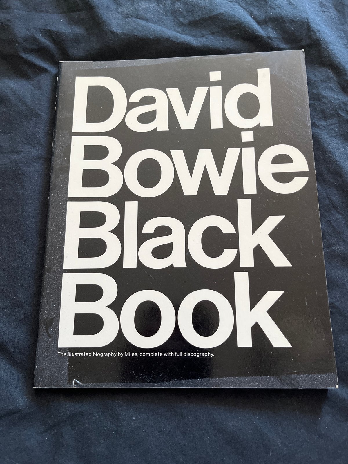 David Bowie Black Book - Geïllustreerde biografie, Boeken, Ophalen of Verzenden, Zo goed als nieuw, Artiest