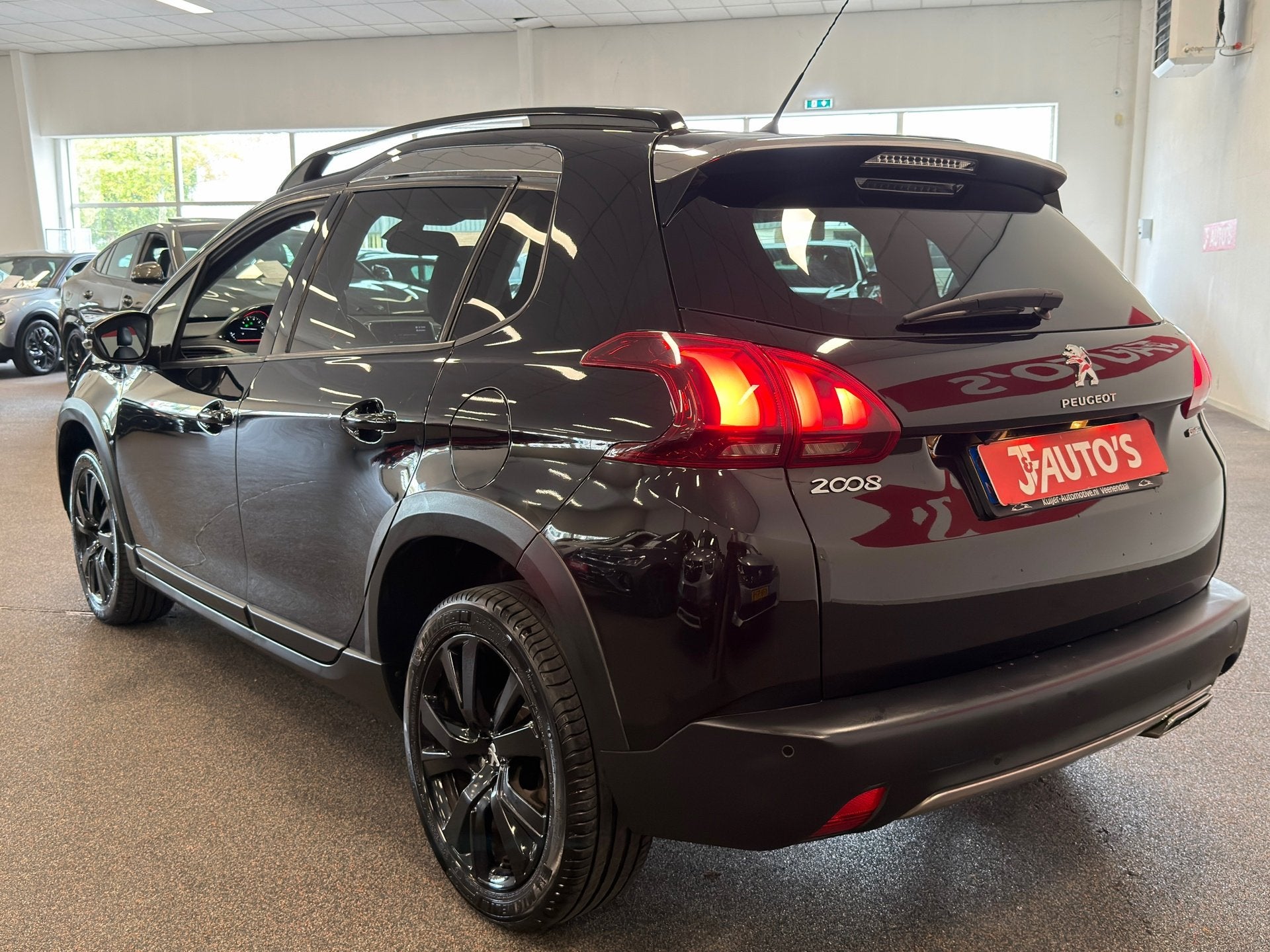Peugeot 2008 1.2 PureTech GT-Line|NAVI|CAMERA|PANORAMA|CRUIS, Voorwielaandrijving, Dealer onderhouden, Euro 6, Parkeersensor