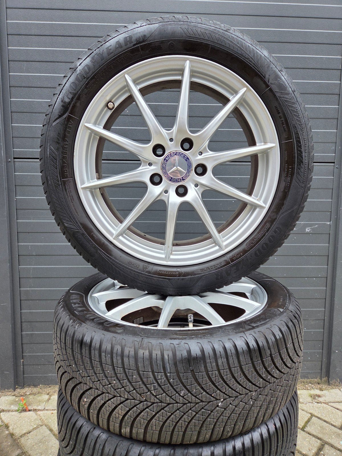 17 inch Mercedes velgen met all season banden, Ophalen, Velg(en), 17 inch, Zomerbanden