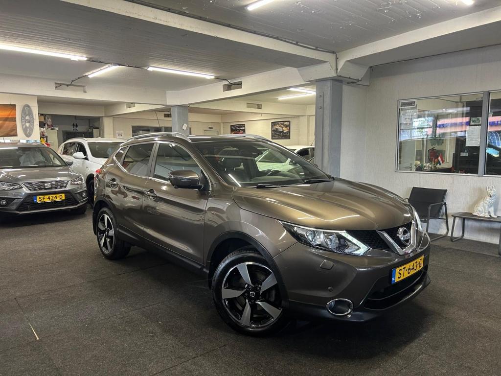 Nissan QASHQAI 1.2 *PANO*Camera*Vol Opties*2017* (bj 2017), Auto's, Nissan, Gebruikt, Euro 6, 4 cilinders, Bruin