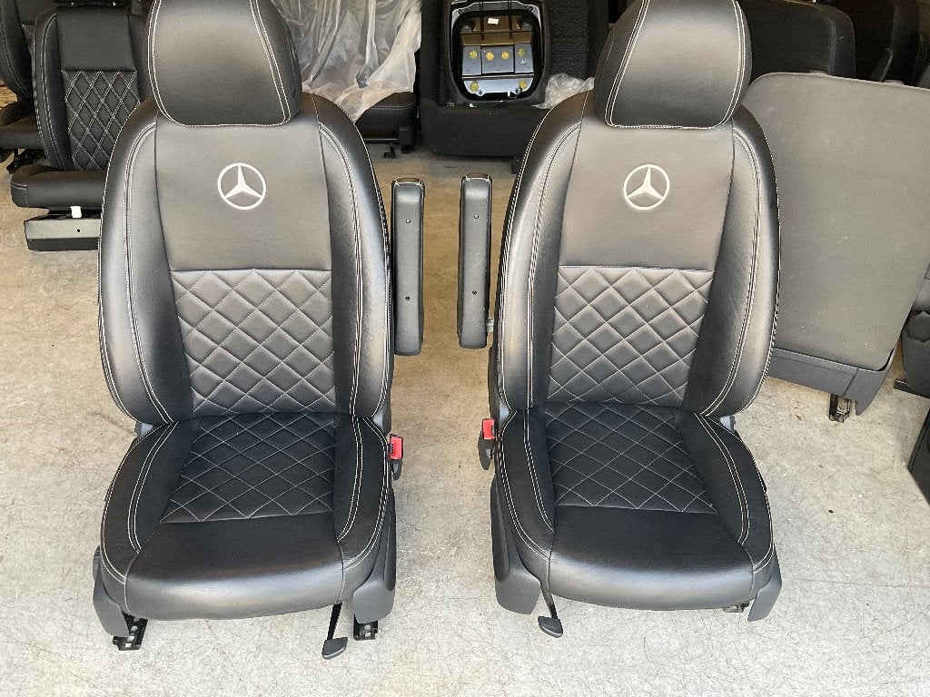 Twee voor stoelen met zwart leder voor Vito W447 vanaf 2016, Auto-onderdelen, Interieur en Bekleding, Ophalen, Gebruikt, Mercedes-Benz