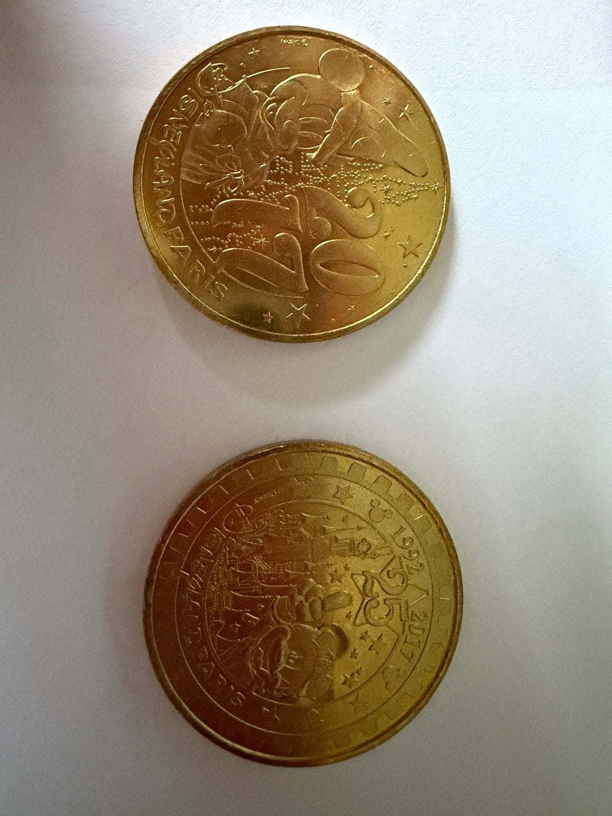 2 Disneyland Parijs 25 Jaar Jubileum Munten, Ophalen of Verzenden, Frankrijk, Overige waardes, Losse munt