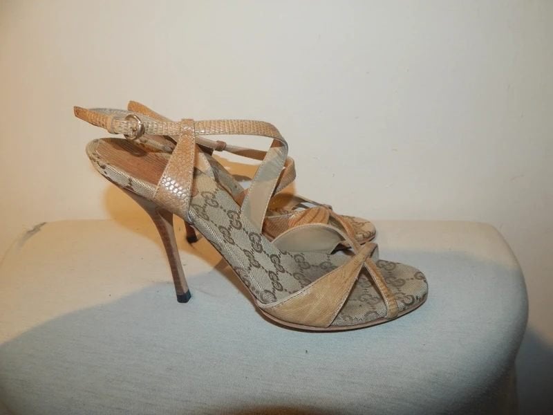 Gucci sandalette beige structuur bandjes monogram voetbed, Kleding | Dames, Schoenen, Verzenden, Beige, Nieuw, Sandalen of Muiltjes