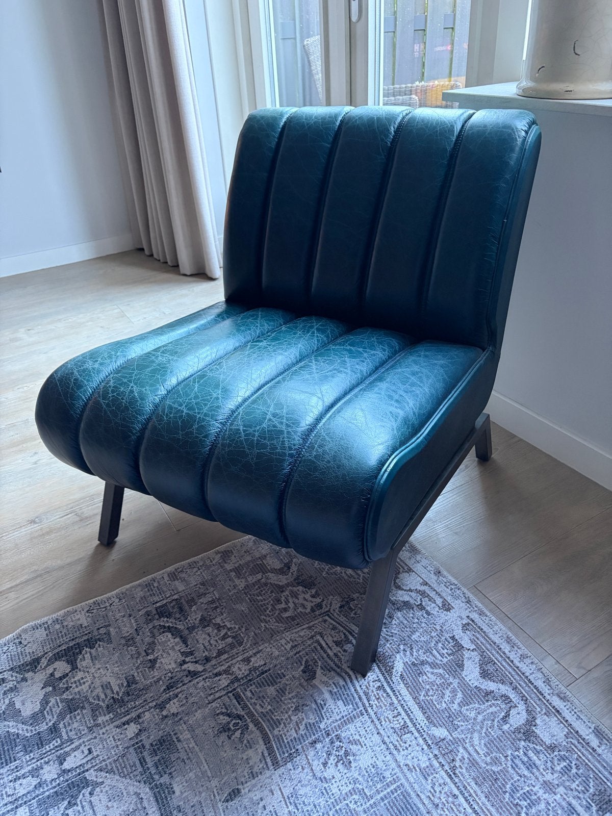 Eleonora Shevy fauteuil blauw - java leder., Huis en Inrichting, Ophalen, Blauw, Leer, Zo goed als nieuw