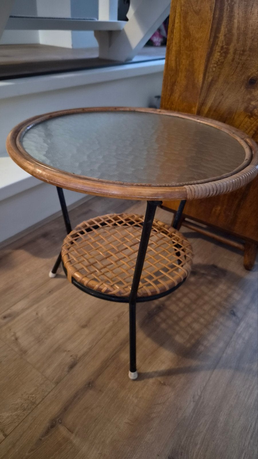 Rohe Noordwolde bijzettafel met rotan en glas, Ophalen, Minder dan 45 cm, Minder dan 55 cm, Gebruikt