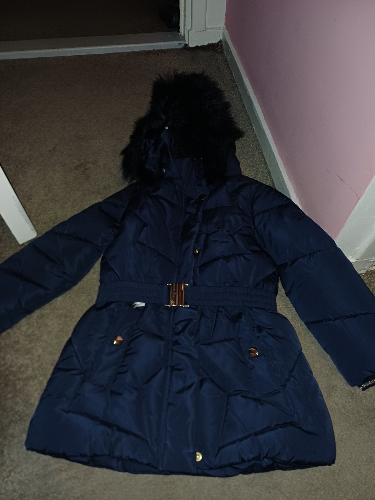 Donkerblauwe winterjas C&A maat 116 met bontcapuchon, Kinderen en Baby's, C&A, Meisje, Nieuw, Ophalen of Verzenden