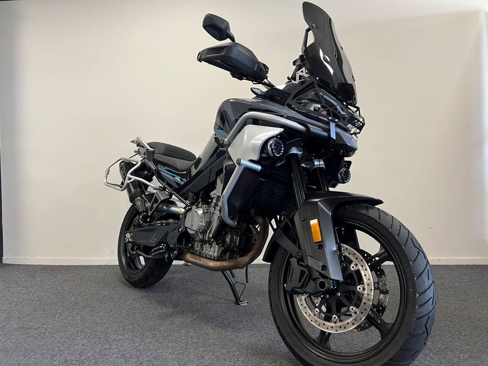 CFMOTO 800MT SPORT | 2022 | VOL OPTIES, 2 cilinders, Motorrijbewijs A, Bedrijf, Onbekend