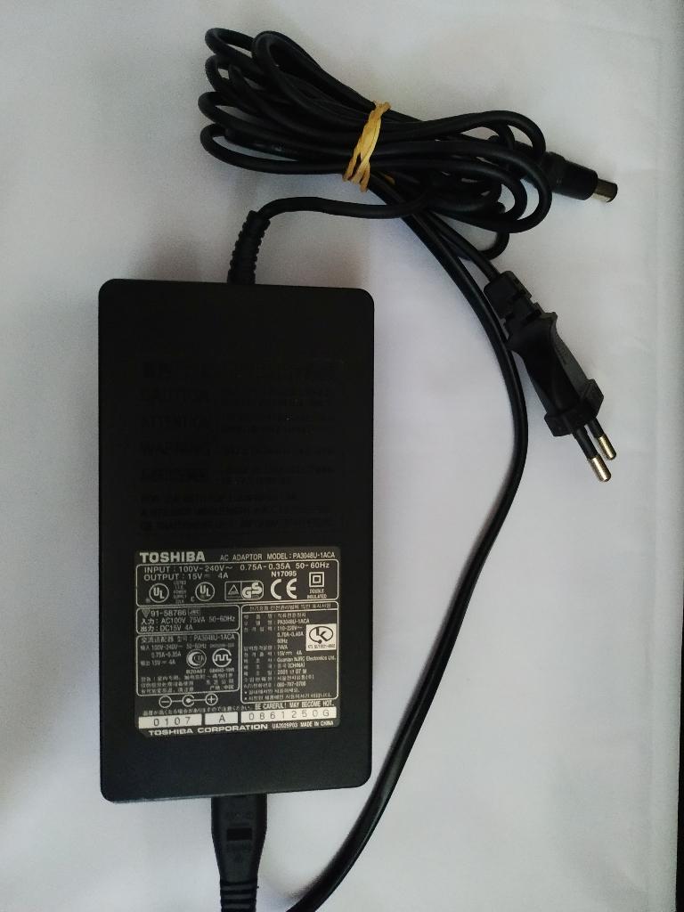 TOSHIBA PA3048U-1ACA AC ADAPTOR 60W, Ophalen of Verzenden, Gebruikt, Toshiba