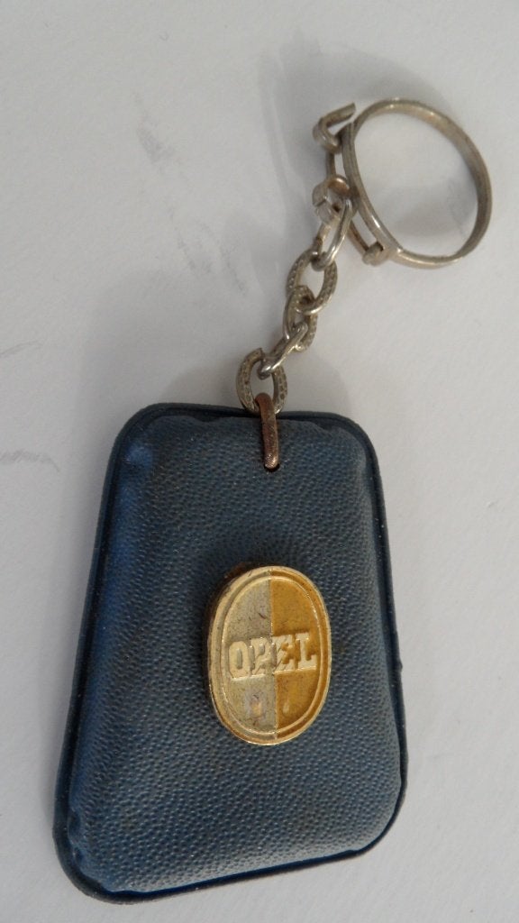 Opel oldtimerauto sleutelhanger, Verzenden, Gebruikt, Auto's