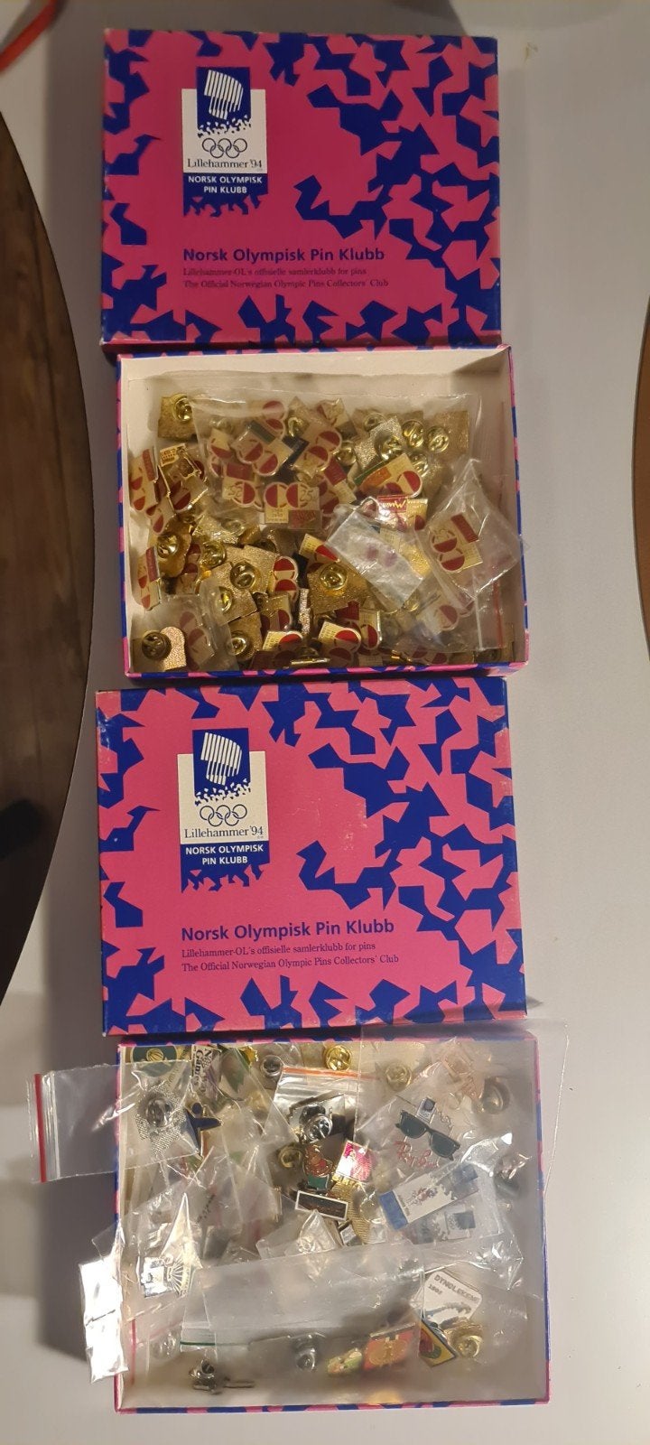 Grote verzameling pins en speldjes, waaronder Coca-Cola, Verzamelen, Ophalen of Verzenden, Nieuw, Overige onderwerpen, Speldje of Pin