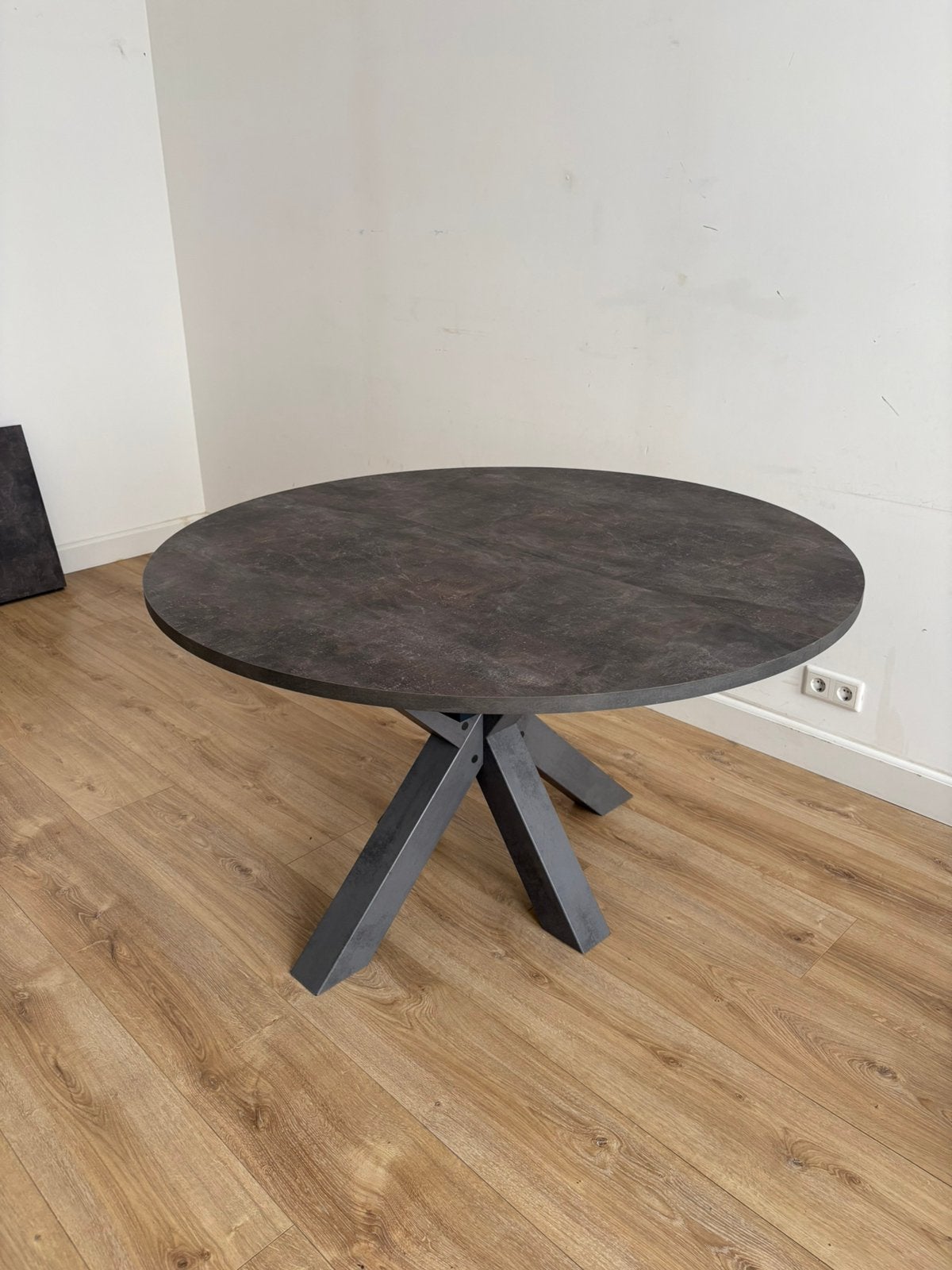 Ronde Eettafel (Red Living)