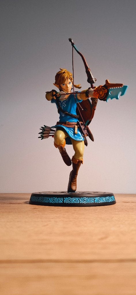 Legend of Zelda breath of the wild link statue in doos, Gebruikt, 1 speler, Onbekend, Eén computer