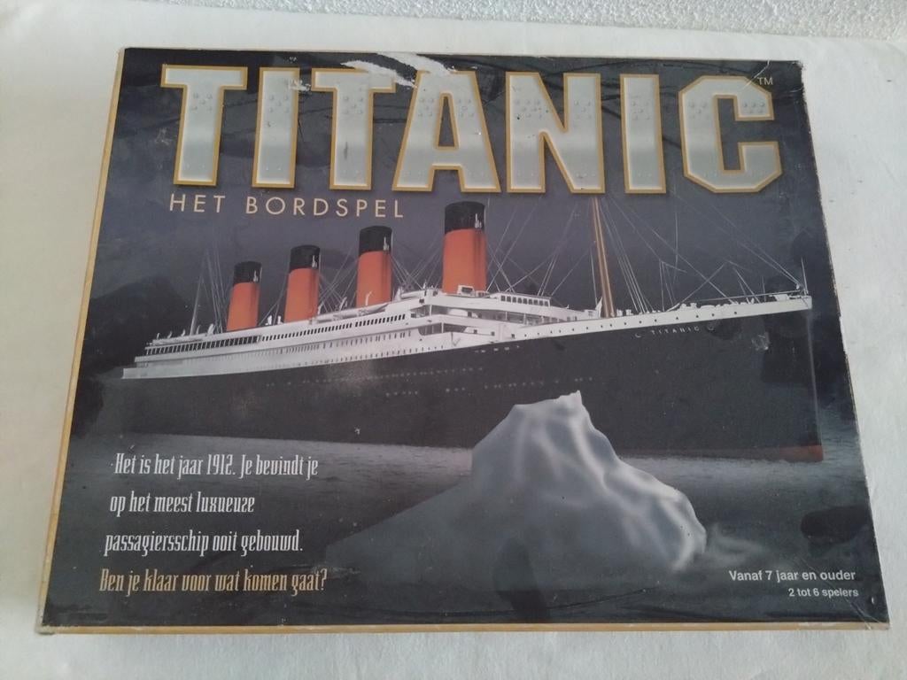 Titanic het bordspel., Hobby en Vrije tijd, Gezelschapsspellen | Bordspellen, Vijf spelers of meer, Ophalen of Verzenden, Gebruikt