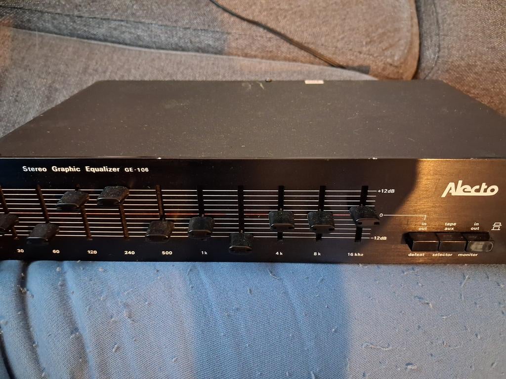 Alecto Stereo Grafische Equalizer GE-106 - Made in Japan, Muziek en Instrumenten, Ophalen of Verzenden, Gebruikt