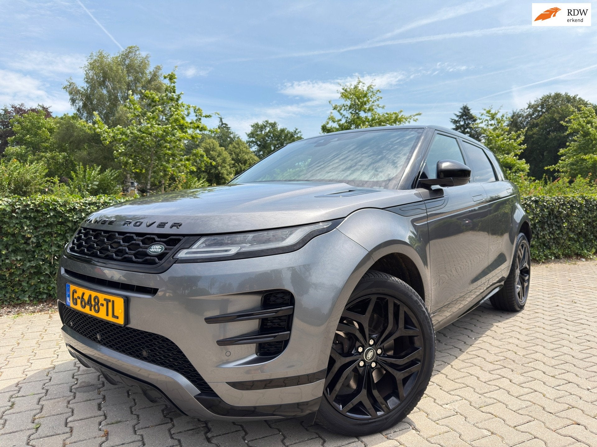 Land Rover Range Rover Evoque 2.0 P200 AWD R-Dynamic HSE BLA, 1800 kg, 4 cilinders, 120 €/maand, Leder