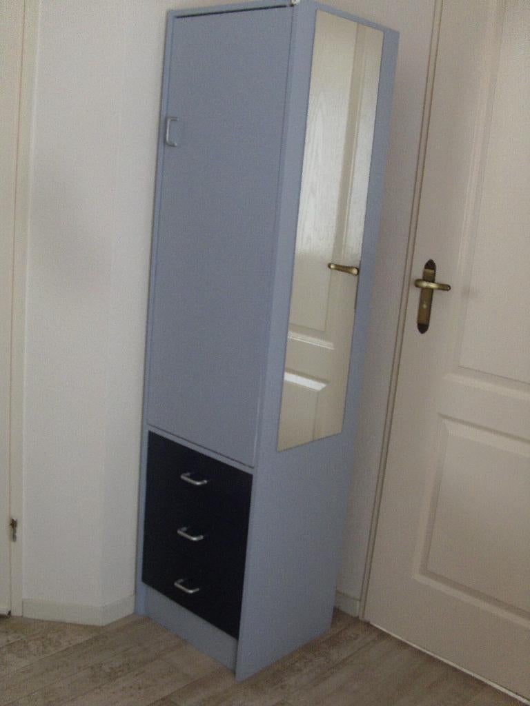 I.V.M. VERHUIZING heb ik 2 blauwe kasten, Huis en Inrichting, Ophalen, Gebruikt