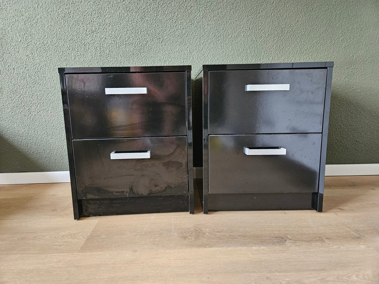 2 zwarte nachtkastjes met 2 lades (45x45 cm), Ophalen, Minder dan 50 cm, Gebruikt, 1 of 2 laden