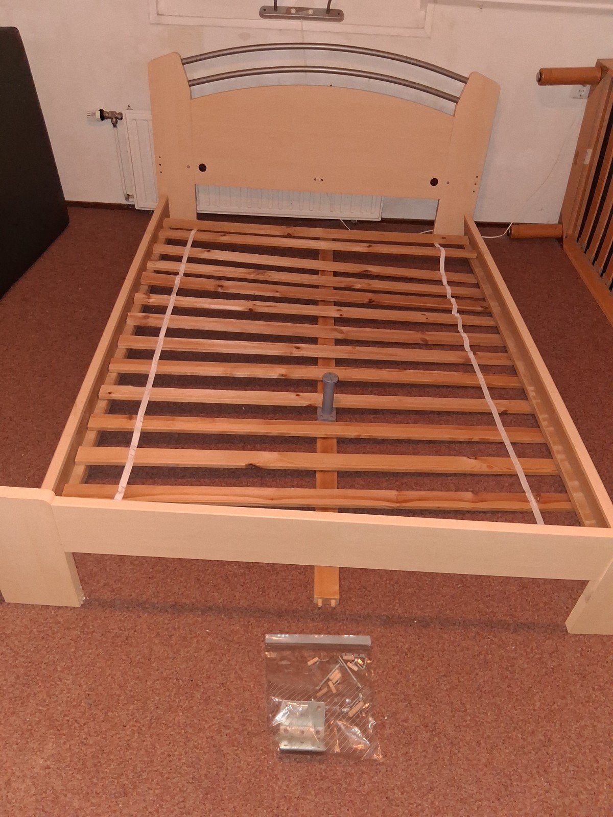 Houten bedframe met lattenbodem (140x200 cm), Gebruikt, Overige kleuren, Tweepersoons, 200 cm