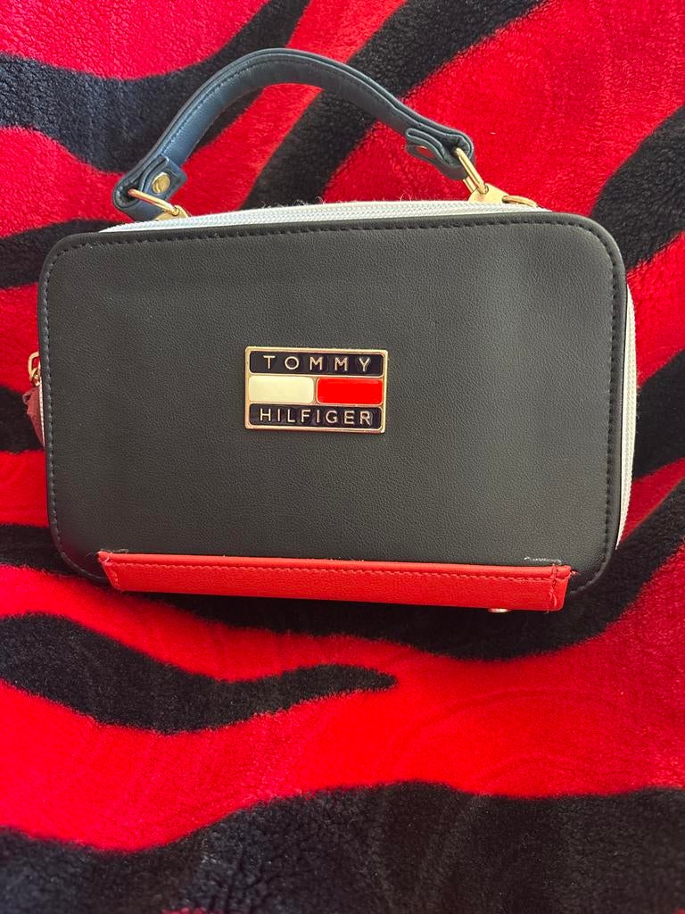 Tommy Hilfiger Avondtasje - Nieuwstaat, Ophalen of Verzenden, Nieuw, Zwart, Avondtasje
