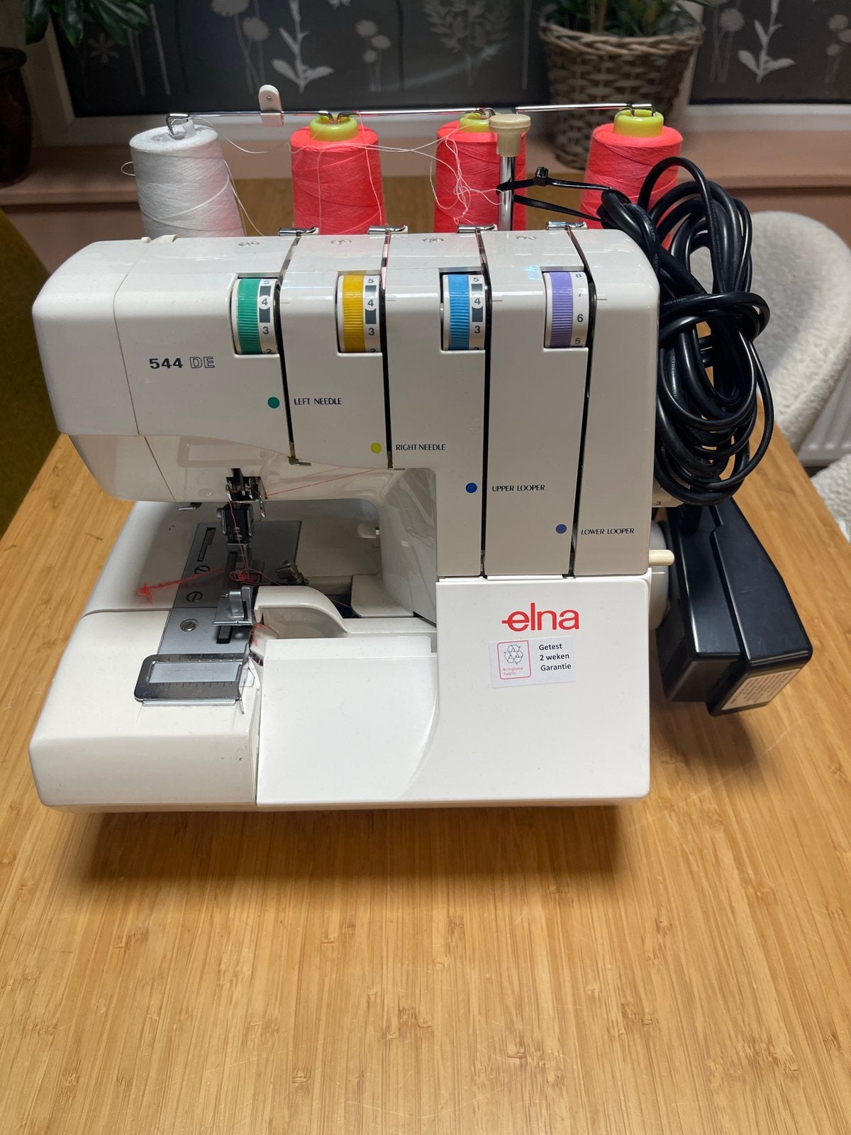 Elna 544 DE Lockmachine - als nieuw met 2 weken garantie., Ophalen of Verzenden, Zo goed als nieuw, Lockmachine, Overige merken