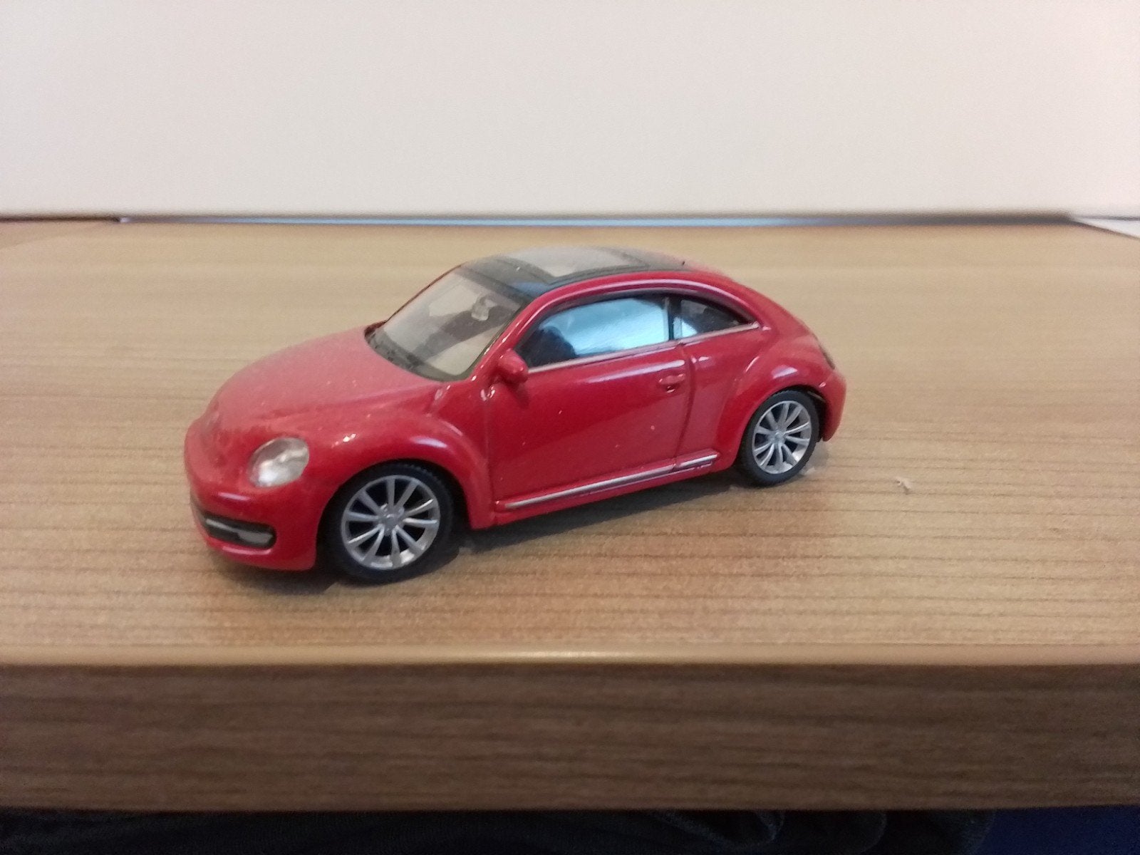 Welly.  VOLKSWAGEN BEETLE.  rood., Ophalen of Verzenden, Zo goed als nieuw, Auto, Overige merken