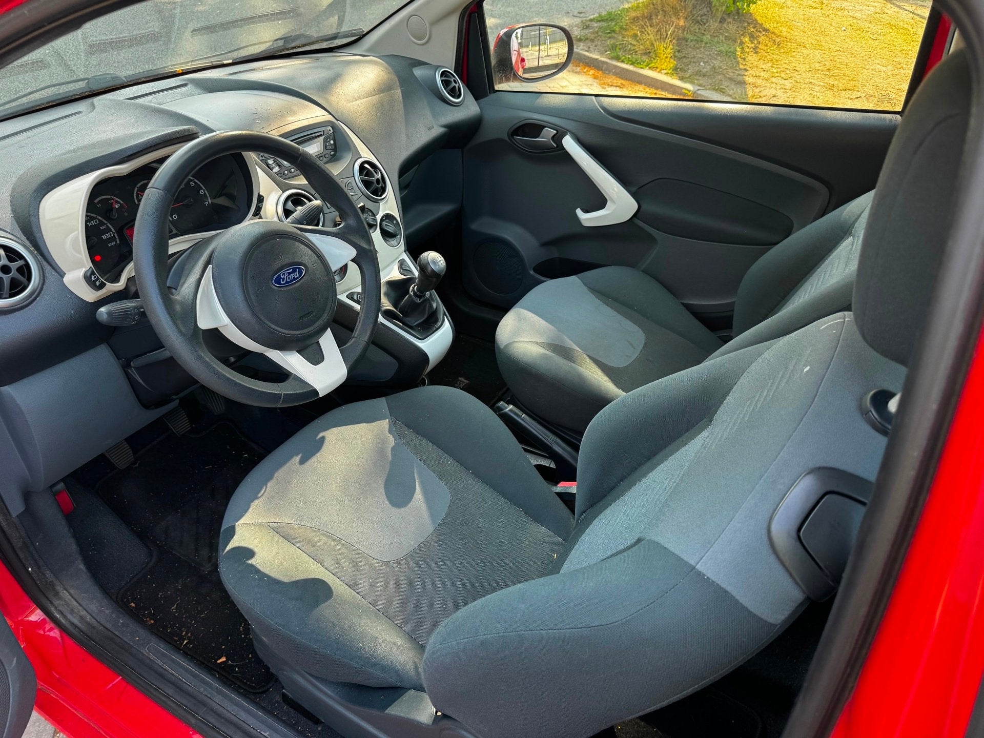 Ford Ka 1.2 Titanium|AIRCO|ELEKRAMEN|STUURBEKR|INRUILKOOPIE, Auto's, Voorwielaandrijving, Gebruikt, 1242 cc, 4 cilinders