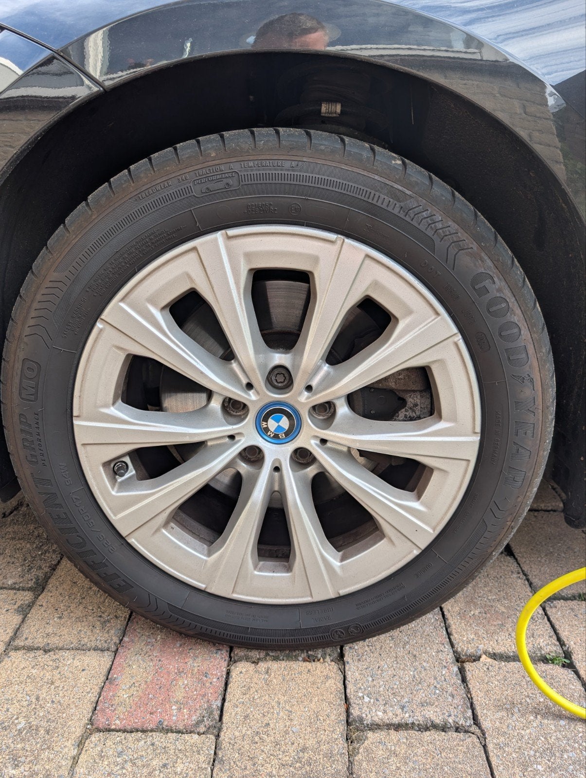 orginele 17" BMW velgen met nog prima zomerbanden., Ophalen, Gebruikt