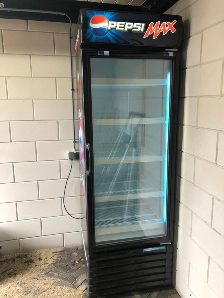 Pepsi glasdeur koelkast koeling 600 ltr snelkoeler, Zonder vriesvak, 200 liter of meer, 60 cm of meer, Zo goed als nieuw