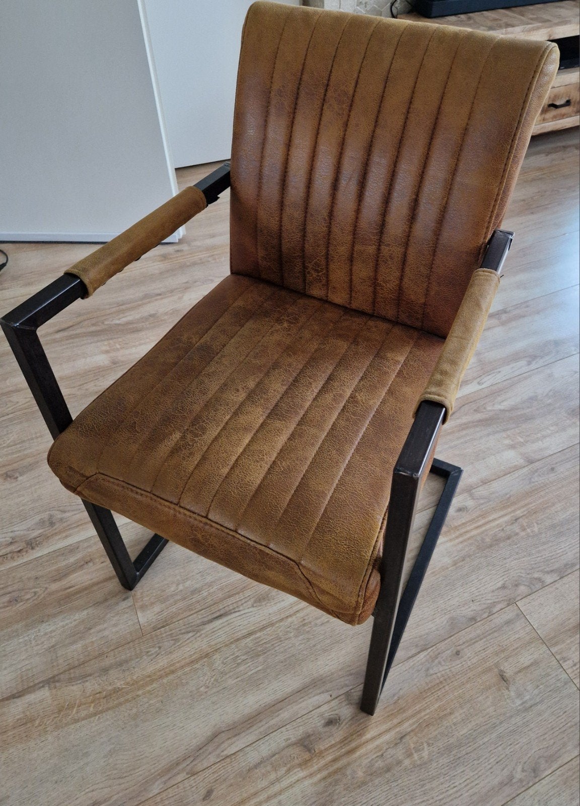 Industriële eetstoel cognac kleur schoon netjeszo goed als n, Ophalen, Bruin, Leer, Zo goed als nieuw